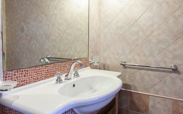 Secluded Holiday Home in Matino With Swimming Pool