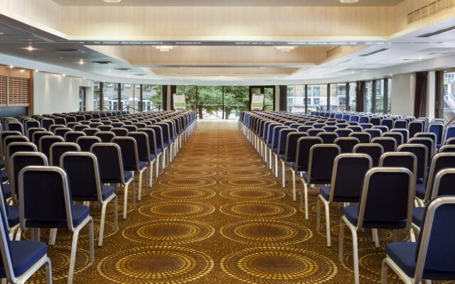 Holiday Inn London Brentford Lock by IHG