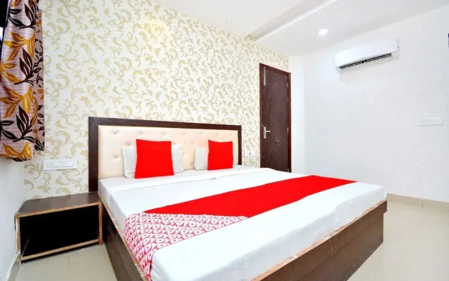 Corner House By OYO Rooms