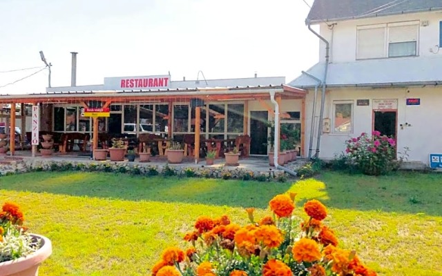 Rózsás Motel