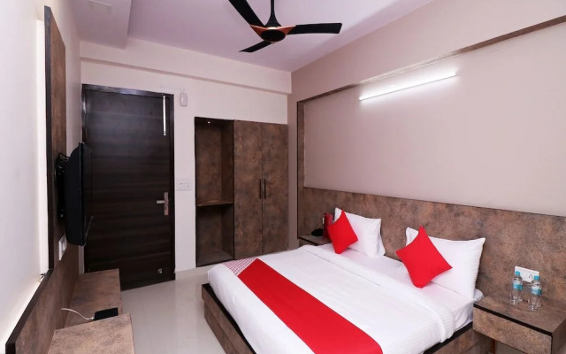 Collection O 74986 Hotel Sky Villas Near Palam Metro Station