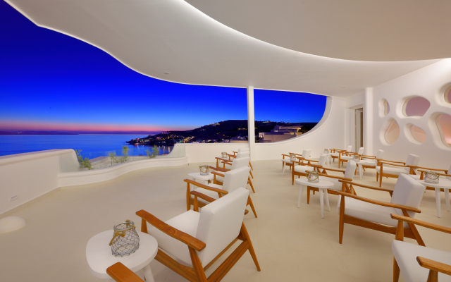 Anax Resort & Spa