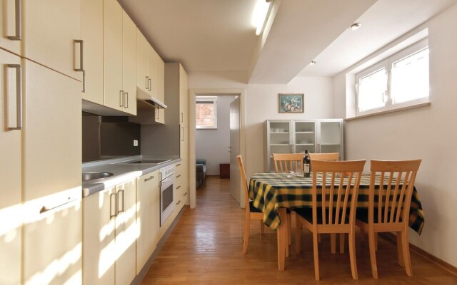 Stunning Home in Piran With Wifi and 2 Bedrooms