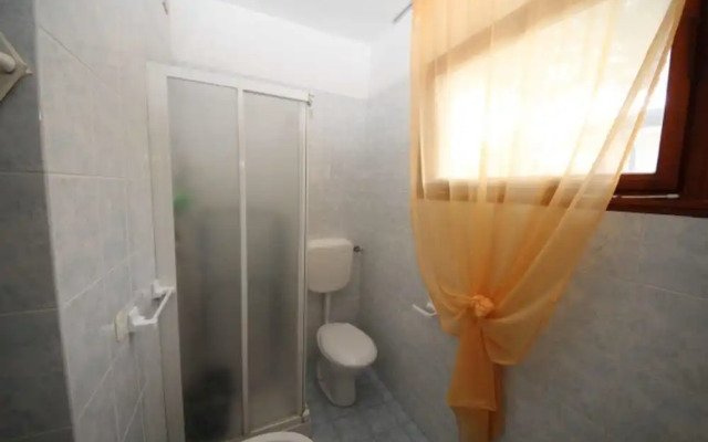 Charming Apartment With AC, Garden and Parking