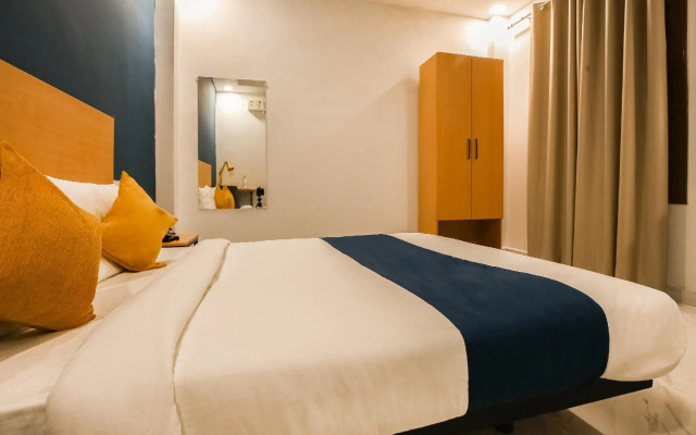 SilverKey Executive Stays 39656 Sector 7 Vrindavan Colony