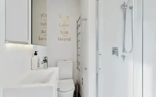 Two Bedroom Apartment - Large Balcony, Central!