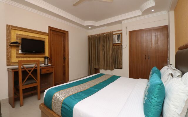 OYO 9978 Hotel Calista