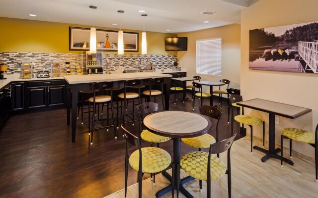 Best Western Edgewater Inn