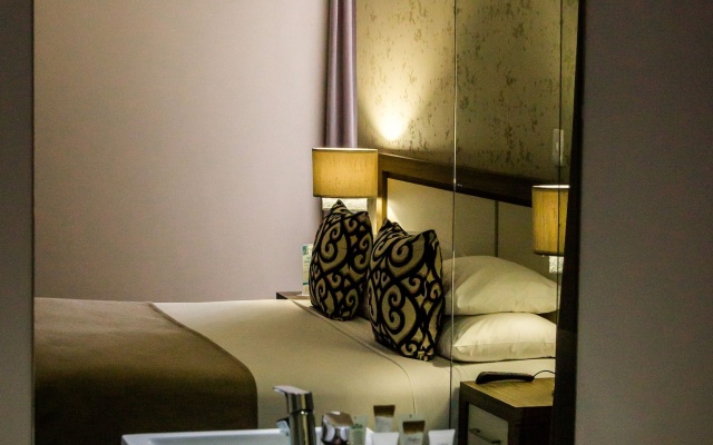 Docklands Hotel