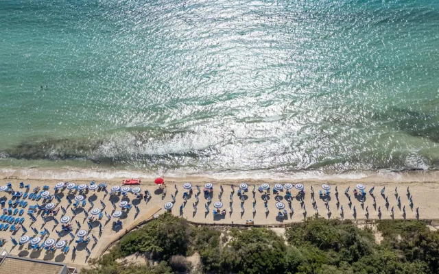 Sirena Apartment in Luxury Villa With Shared Pool