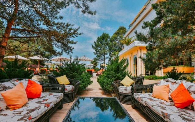 Dreamland Oasis luxury apartment