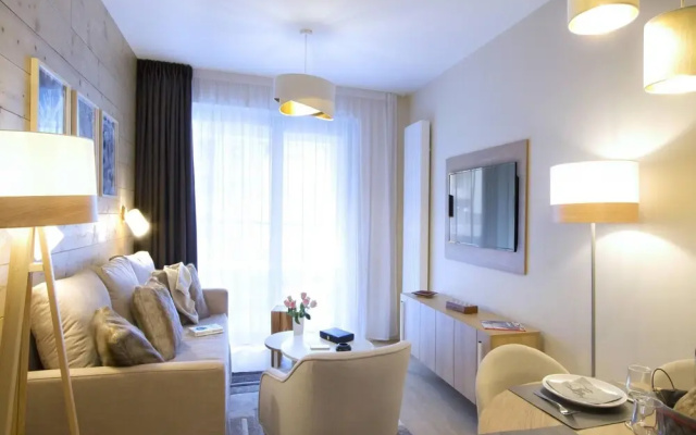 Apartment in L'eclose With Mountain Views