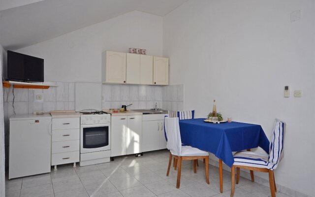 Apartments and Rooms Meri