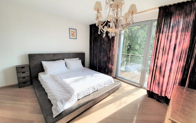 WINWINSTAY Exclusive Apartments by River Daugava