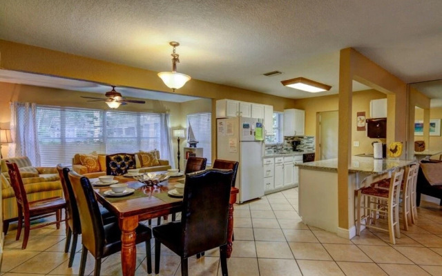 Clearwater Beach Cabana by RedAwning