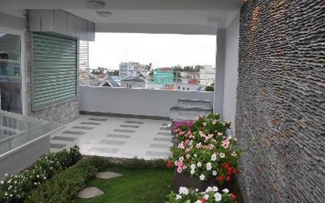 Sky Luck Hotel