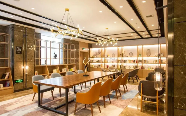 Sanjiang Business Hotel