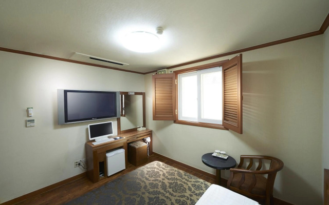 Noble Tourist Hotel Insadong