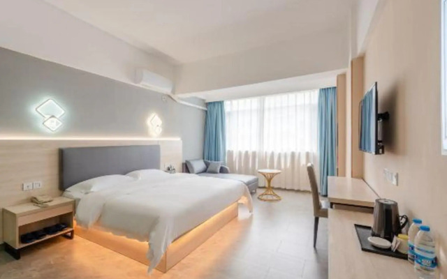 Heyi Express Hotel (Zhuhai Weichuangli Industrial Park)