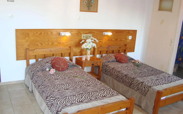 Arkadi Apartments