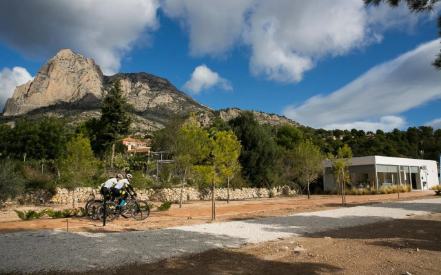Puig Campana Nature Suites Hotel & BTT