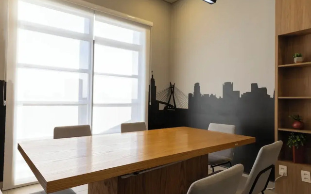 Vista Incrível com piscina e academia