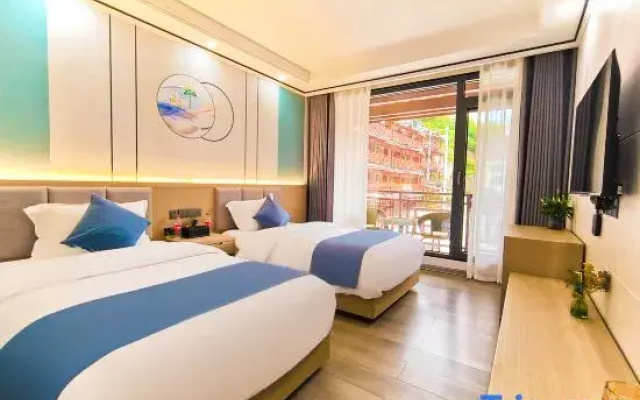 Shennongjia Yueke Homestay (Dajiuhu Pingxuan Ancient Town)