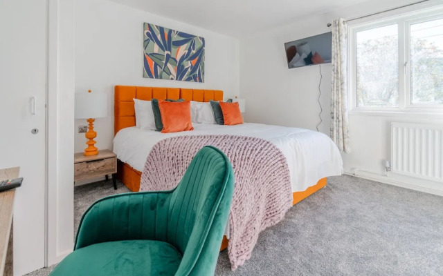 Newly Renovated 2-Bed Home in Newport