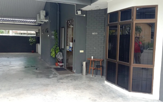 OYO 90019 Homestay Muar