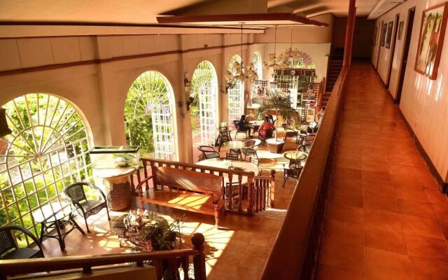 Fernando's Hotel