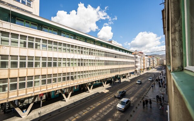 Design 150m2 Three-bedroom Apartment - Main Street