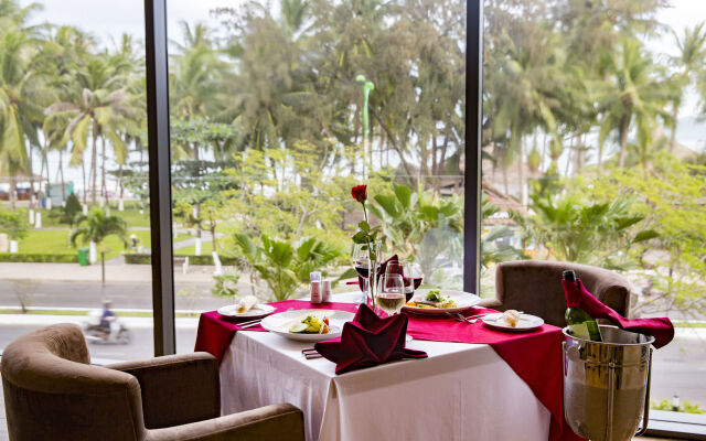 Starcity Hotel & Condotel Beachfront Nha Trang