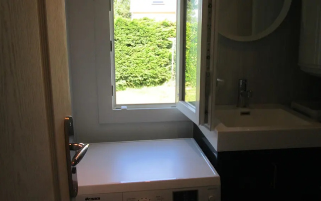 Studio in Vierville-sur-mer, With Enclosed Garden and Wifi