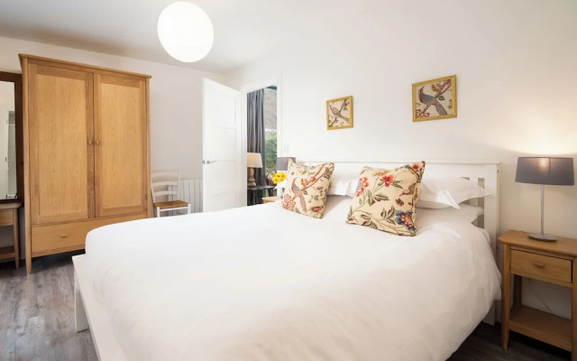 Wild Chive Lodge, Brada Quarry