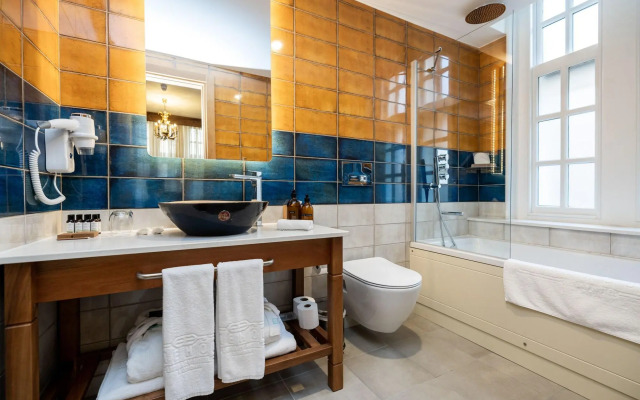 Limehouse Library Hotel