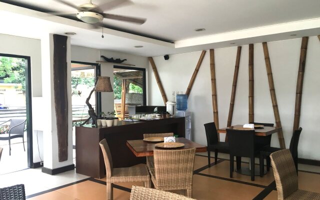 Coron Ecolodge