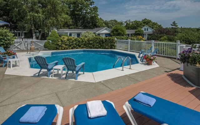 Glen Cove Inn & Suites