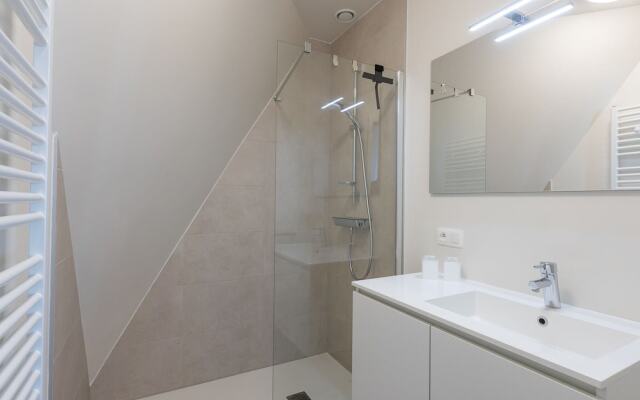 Apartment on the 2nd Floor for Family