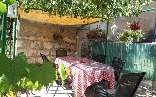Flower Double Room SPLIT - Dugopolje