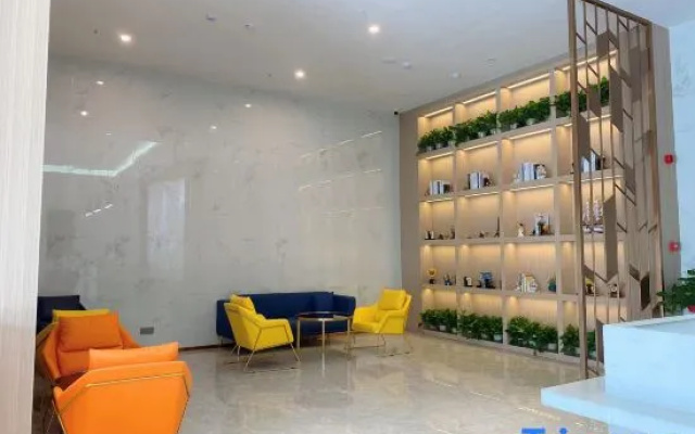 Kyriad Hotel (Guigang Wuyue Square High Speed Railway Station)