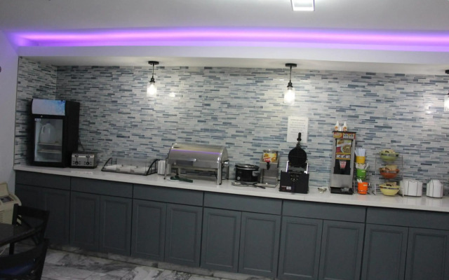 Douglas Inn And Suites