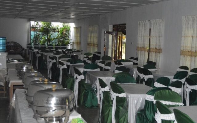 Green Valley Holiday Inn
