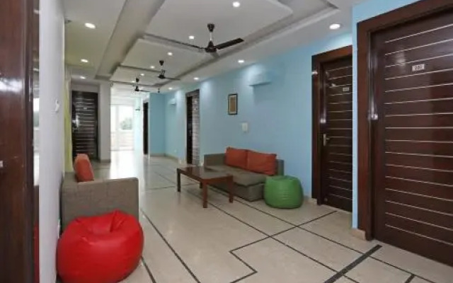 The Signature Hotel By OYO Rooms