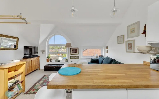 Bantham Mews by Pureserviced 1 Bedroom Luxury Mews