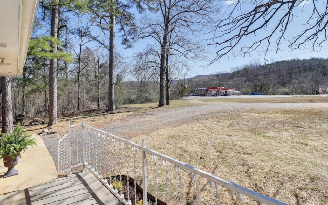 Peaceful Trenton Home w/ Patio Near Hiking!