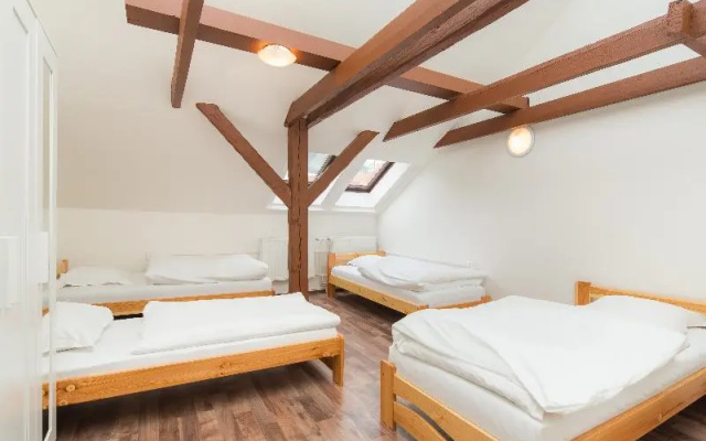 Easy Housing Hostel In Prague