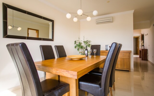 Luxury Villa With Private Heated Pool 15