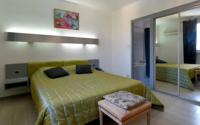 Logis Hôtel La Bastide d'Entraigues