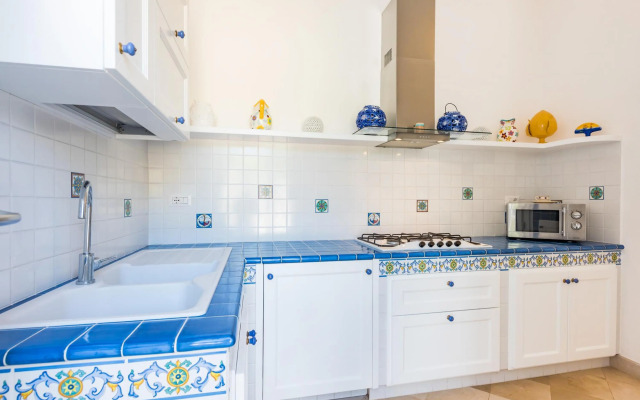 Beautiful Seaside Villa with Pool