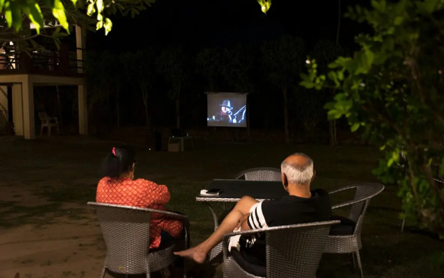 Corbett Machaan Resort